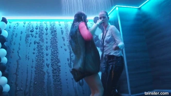 The Wetlook Vibe Is Very Alive! Screencap 34 on sinx.preview.netperv.com