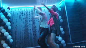 The Wetlook Vibe Is Very Alive! Screencap 36 on sinx.preview.netperv.com