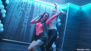 The Wetlook Vibe Is Very Alive! Screencap 41 on sinx.preview.netperv.com