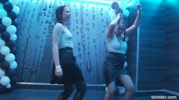 The Wetlook Vibe Is Very Alive! Screencap 50 on sinx.preview.netperv.com