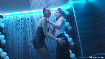 The Wetlook Vibe Is Very Alive! Screencap 6 on sinx.preview.netperv.com