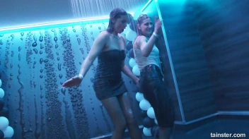 The Wetlook Vibe Is Very Alive! Screencap 7 on sinx.preview.netperv.com