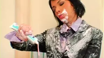 Hygenic Hijinks Screencap 37 on sinx.preview.netperv.com