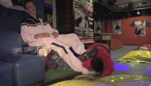 Latest deal - twinks submissed t sneakers of top master