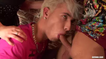 Bi Bar Screencap 22 on sinx.preview.netperv.com