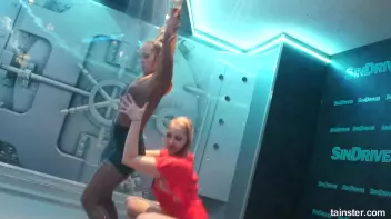 Sexy Shower Girls Screencap 27 on sinx.preview.netperv.com