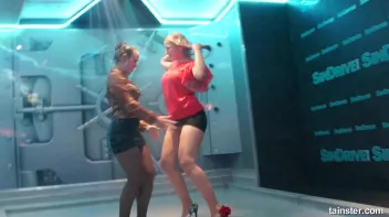 Sexy Shower Girls Screencap 28 on sinx.preview.netperv.com