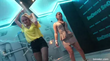 Sexy Shower Girls Screencap 40 on sinx.preview.netperv.com