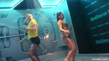 Sexy Shower Girls Screencap 50 on sinx.preview.netperv.com