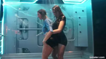 Sexy Shower Girls Screencap 58 on sinx.preview.netperv.com