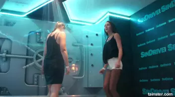 Sexy Shower Girls Screencap 75 on sinx.preview.netperv.com