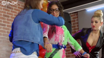 Teammates Cover Each Other In Plaster And Goo Screencap 18 on sinx.preview.netperv.com