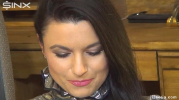 Glamour Girl's Pierced Clit Draws Attention Screencap 1 on sinx.preview.netperv.com