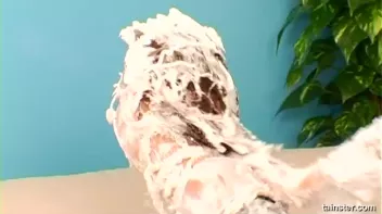 Shaving Foam Battle Screencap 93 on sinx.preview.netperv.com