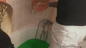 Claudia Macc Gets Covered In Slime After Fucking Her Neighbour Screencap 14 on sinx.preview.netperv.com