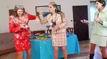 Messy Whipped Topping Bake Off! Screencap 45 on sinx.preview.netperv.com