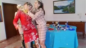 Messy Whipped Topping Bake Off! Screencap 61 on sinx.preview.netperv.com