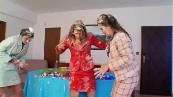 Messy Whipped Topping Bake Off! Screencap 67 on sinx.preview.netperv.com