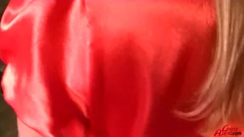 Shower Power In The Kitchen Screencap 1 on sinx.preview.netperv.com