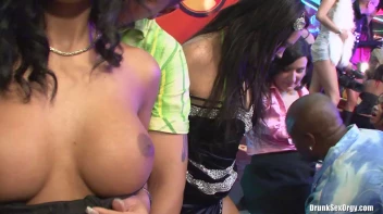 Bikini Beach Balls Part 2 - Cam 2 Screencap 17 on sinx.preview.netperv.com