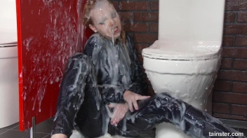 Sexy Smoker Can Smoke On Spunk! Screencap 89 on sinx.preview.netperv.com