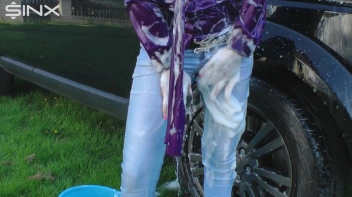 Wet & Messy Car Washing For Playful Blonde Screencap 51 on sinx.preview.netperv.com