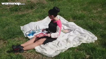 Creamy Catfight Picnic Screencap 4 on sinx.preview.netperv.com