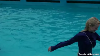 Eurobabes Only Waterpark Screencap 28 on sinx.preview.netperv.com