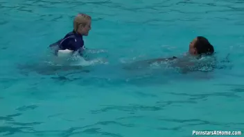 Eurobabes Only Waterpark Screencap 43 on sinx.preview.netperv.com