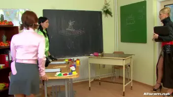 Gooey Messy Art Class With Three Hot Girls Screencap 1 on sinx.preview.netperv.com