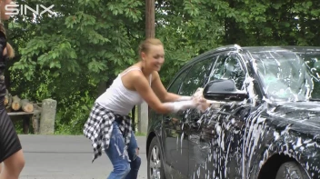 Catfight At The Carwash Screencap 9 on sinx.preview.netperv.com