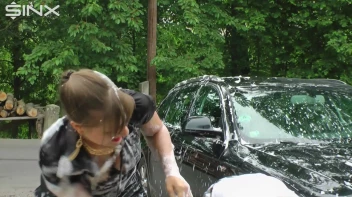 Catfight At The Carwash Screencap 35 on sinx.preview.netperv.com