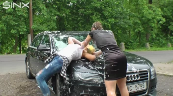 Catfight At The Carwash Screencap 37 on sinx.preview.netperv.com