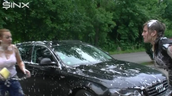 Catfight At The Carwash Screencap 39 on sinx.preview.netperv.com