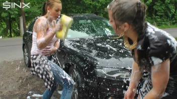 Catfight At The Carwash Screencap 42 on sinx.preview.netperv.com
