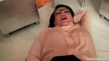 Business Bitch Is A Total Piss Slut Screencap 53 on sinx.preview.netperv.com