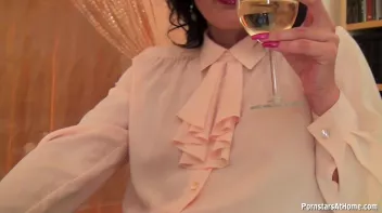 Business Bitch Is A Total Piss Slut Screencap 6 on sinx.preview.netperv.com