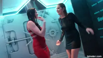 Teasing babes getting dripping wet Screencap 16 on sinx.preview.netperv.com