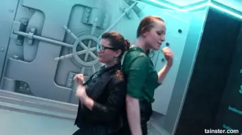 Teasing babes getting dripping wet Screencap 18 on sinx.preview.netperv.com