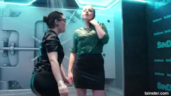 Teasing babes getting dripping wet Screencap 31 on sinx.preview.netperv.com