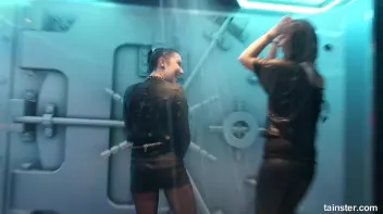 Teasing babes getting dripping wet Screencap 36 on sinx.preview.netperv.com