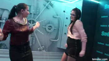 Teasing babes getting dripping wet Screencap 50 on sinx.preview.netperv.com