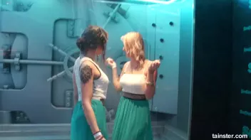 Teasing babes getting dripping wet Screencap 60 on sinx.preview.netperv.com