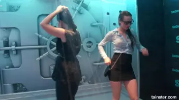 Teasing babes getting dripping wet Screencap 75 on sinx.preview.netperv.com