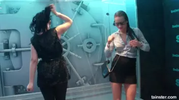 Teasing babes getting dripping wet Screencap 76 on sinx.preview.netperv.com