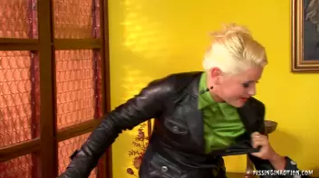 Lesbian Pissers Screencap 16 on sinx.preview.netperv.com