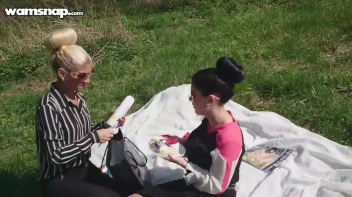 Creamy Catfight Picnic Screencap 11 on sinx.preview.netperv.com