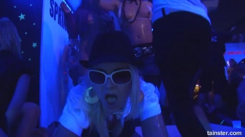 Spring Break Blow-Out Part 4 - Cam 4 Screencap 11 on sinx.preview.netperv.com