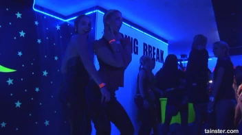 Spring Break Blow-Out Part 4 - Cam 4 Screencap 54 on sinx.preview.netperv.com