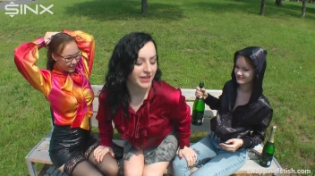 Cuties Drink Champagne Second Hand - Cam 1 Screencap 34 on sinx.preview.netperv.com